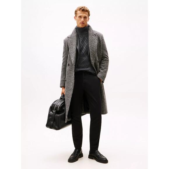 Tommy Hilfiger Slim Fit Black Chino Pants • 30 × 30 - Picture 4 of 10